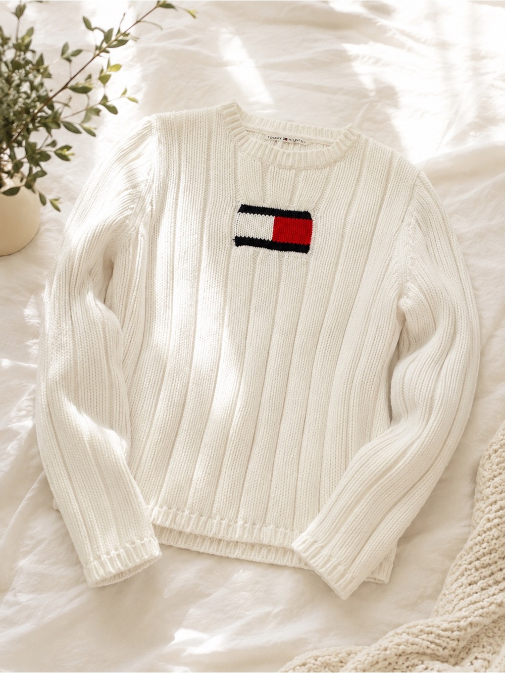 Tommy Hilfiger Vintage 100% Cotton White Ribbed Knit Flag Sweater